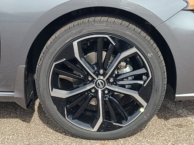 New 2026 Nissan Altima 2.5 SR AWD/4WD image 9