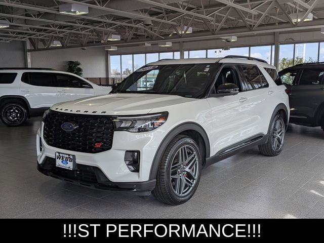 Used 2025 Ford Explorer ST image 4