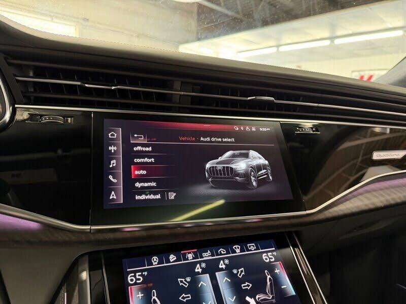 Used 2019 Audi Q8 Prestige w/ Luxury Package AWD/4WD image 28