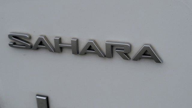 Used 2023 Jeep Wrangler Unlimited Sahara w/ LED Lighting Group AWD/4WD image 7