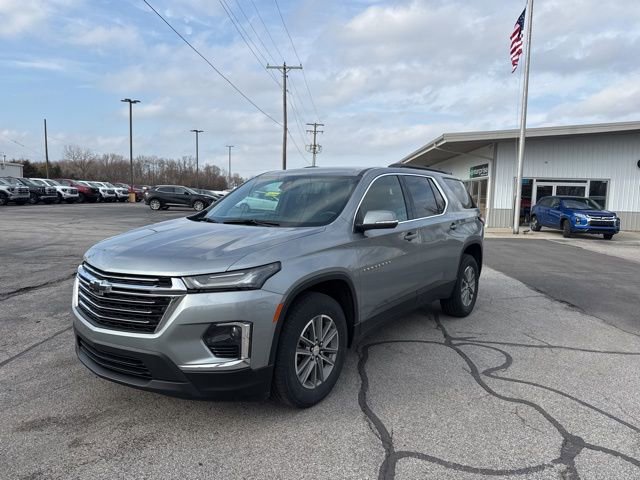 Used 2023 Chevrolet Traverse LT image 2