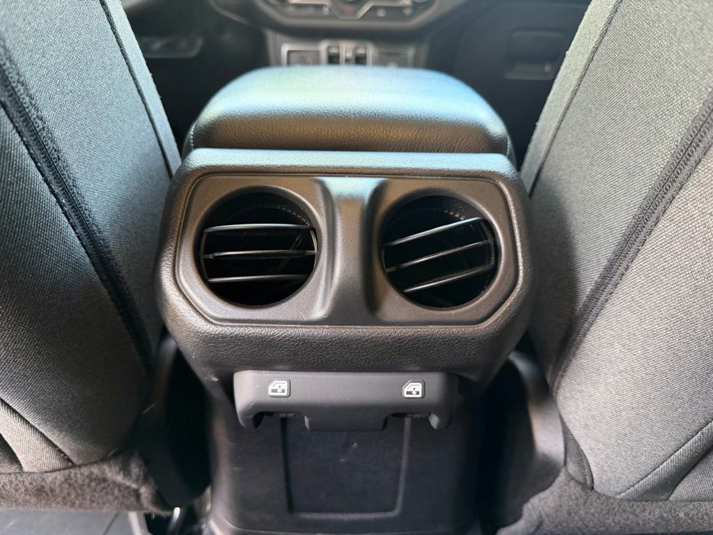 Used 2024 Jeep Wrangler Unlimited w/ Convenience Group image 13