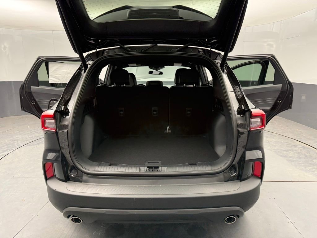 New 2026 Ford Escape ST-Line w/ Cold Weather Package AWD/4WD image 6