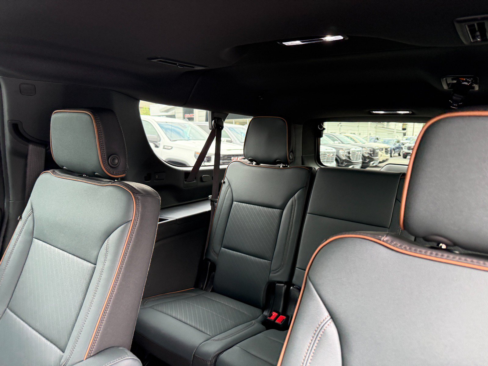New 2026 GMC Yukon XL AT4 AWD/4WD image 19