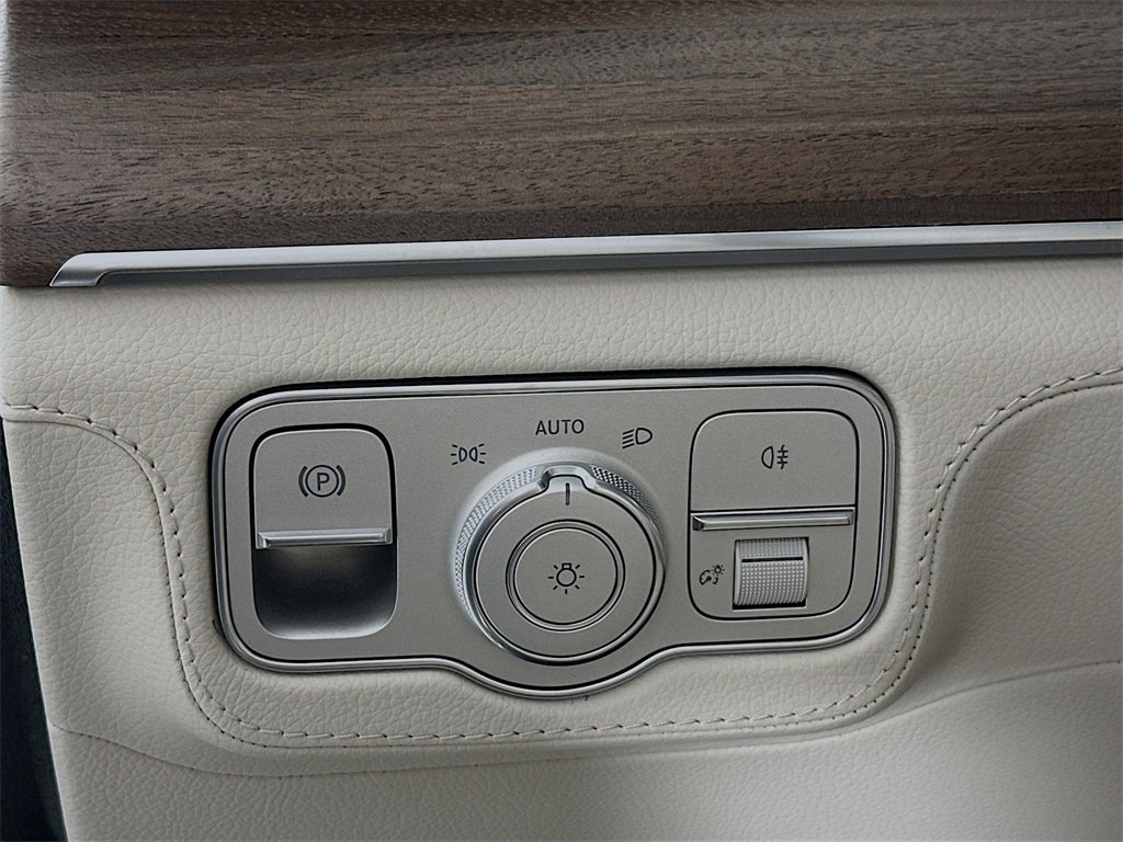 New 2026 Mercedes-Benz GLS 450 4MATIC image 10