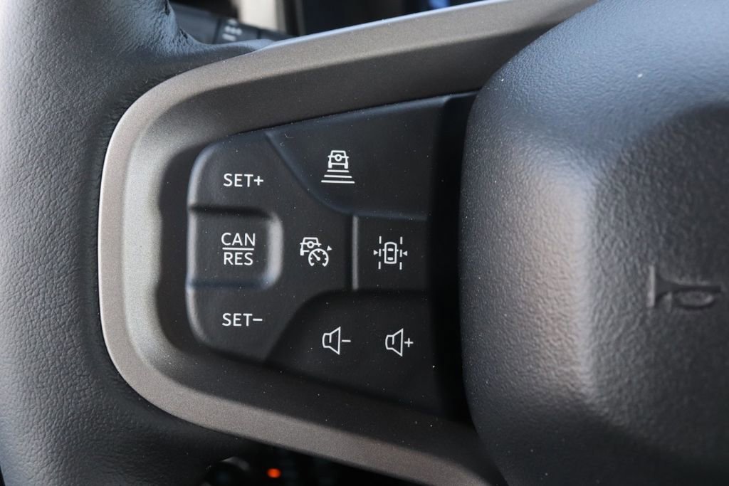 New 2025 Ford Bronco Badlands image 32