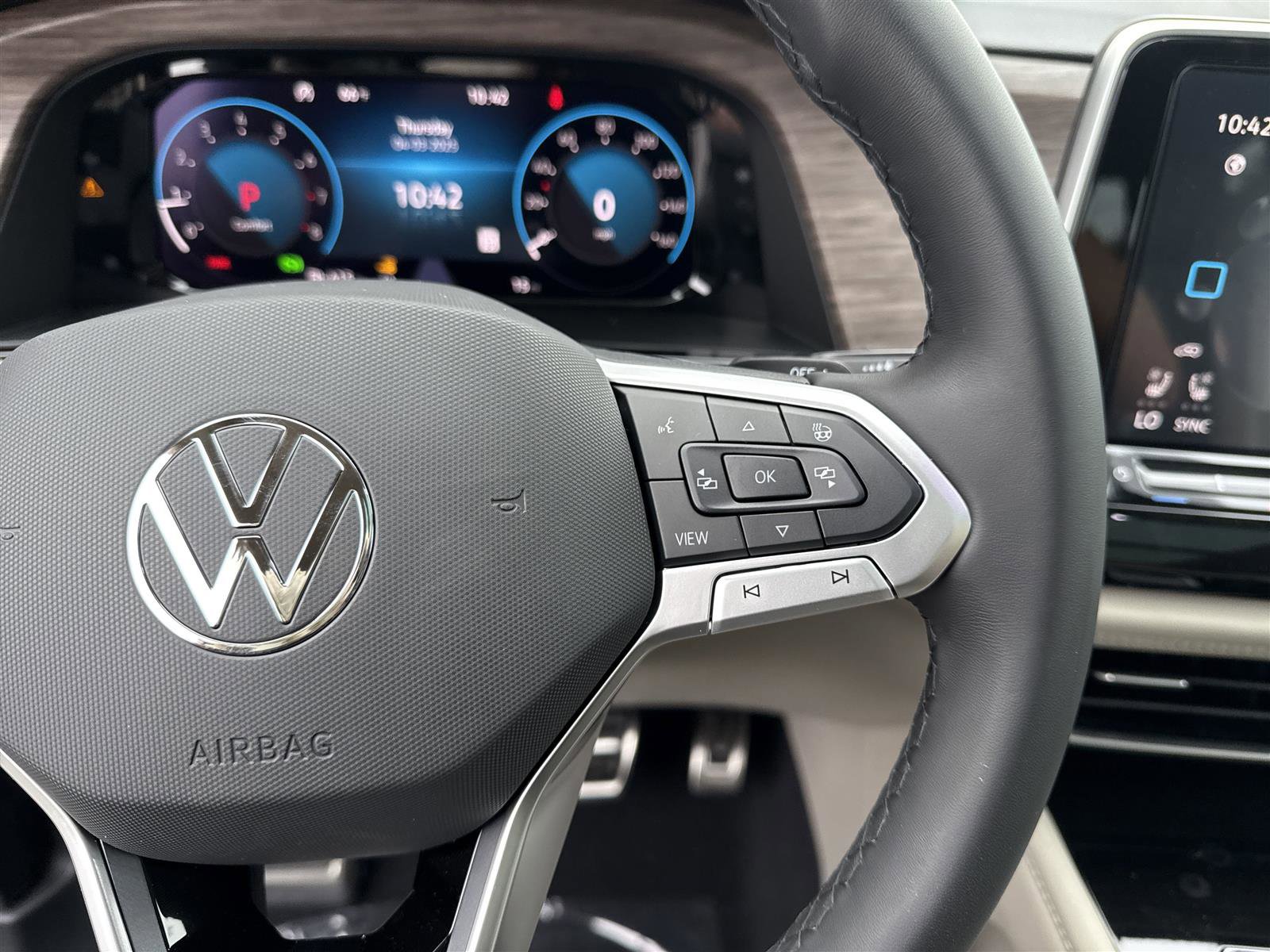 New 2025 Volkswagen Atlas SEL Premium R-Line image 19