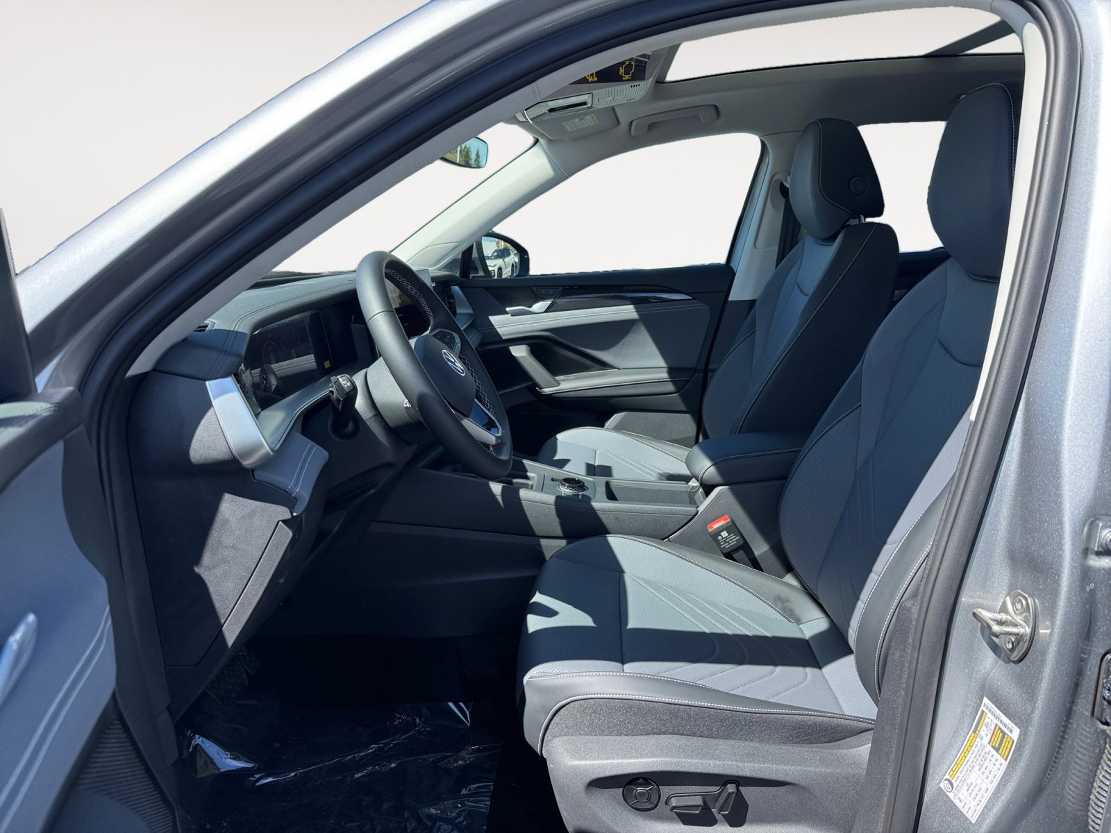 New 2026 Volkswagen Tiguan SE image 10