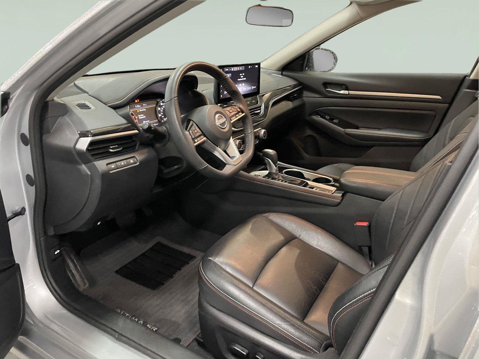 Used 2024 Nissan Altima 2.5 SR w/ SR Premium Package AWD/4WD image 11