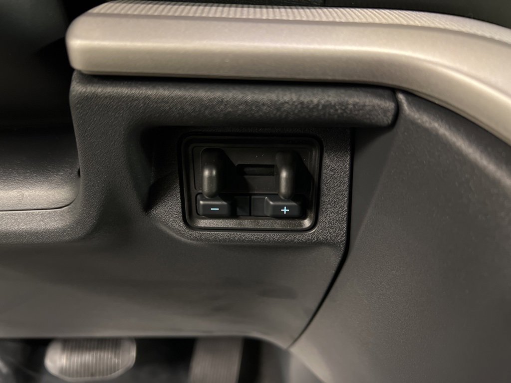 New 2025 Ford Expedition Active image 17