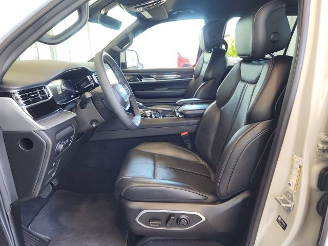 Used 2022 Jeep Wagoneer Series III w/ Flexible Seating Group AWD/4WD image 15
