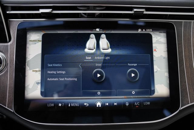 Used 2025 Mercedes-Benz E 350 4MATIC Sedan w/ Winter Package image 34