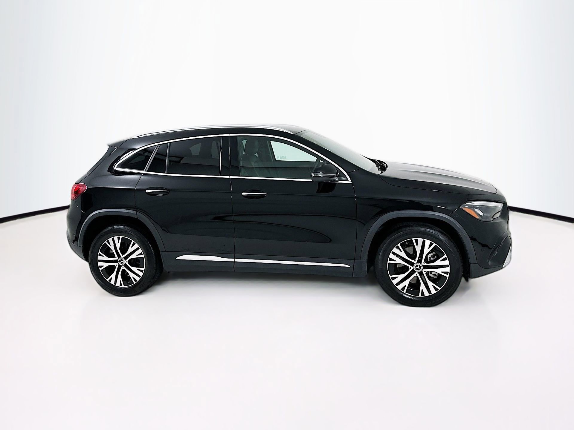 Certified 2025 Mercedes-Benz GLA 250 4MATIC image 9