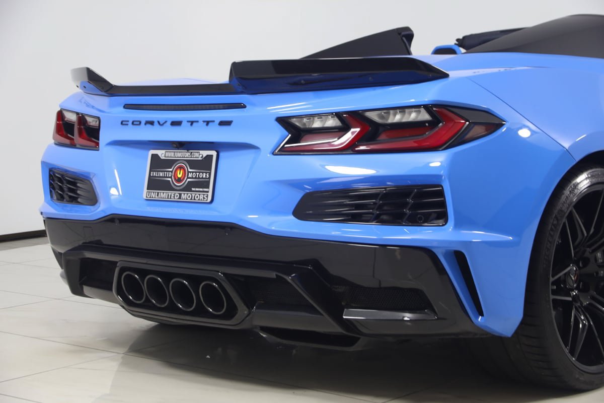 Used 2024 Chevrolet Corvette Z06 w/ Stealth Interior Trim Package RWD image 63