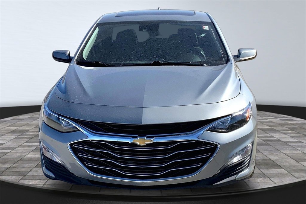Used 2024 Chevrolet Malibu LT image 2