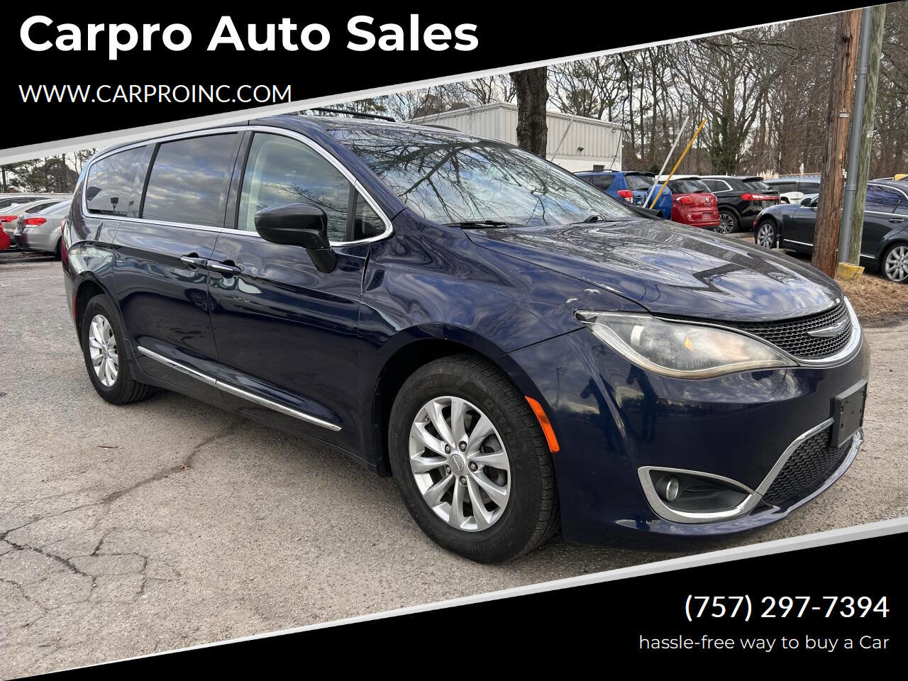 Used 2017 Chrysler Pacifica Touring-L FWD image 1