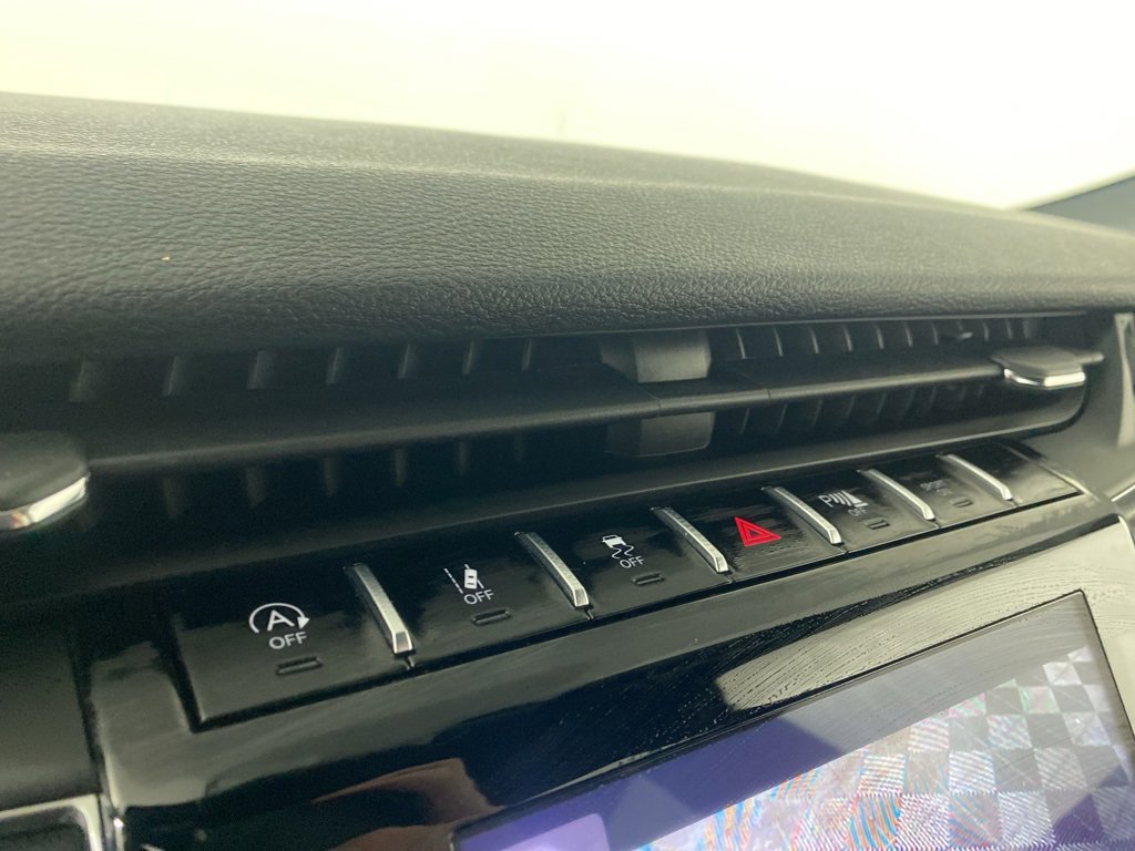 Used 2023 Jeep Grand Cherokee L Laredo image 28