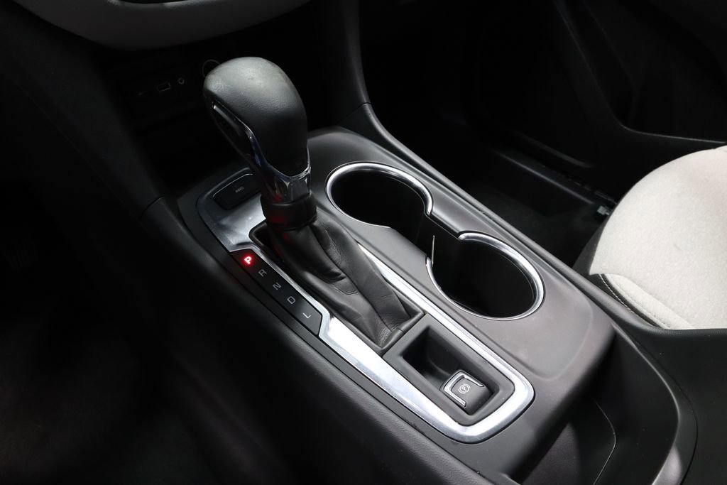 Used 2022 Chevrolet Equinox LS image 32