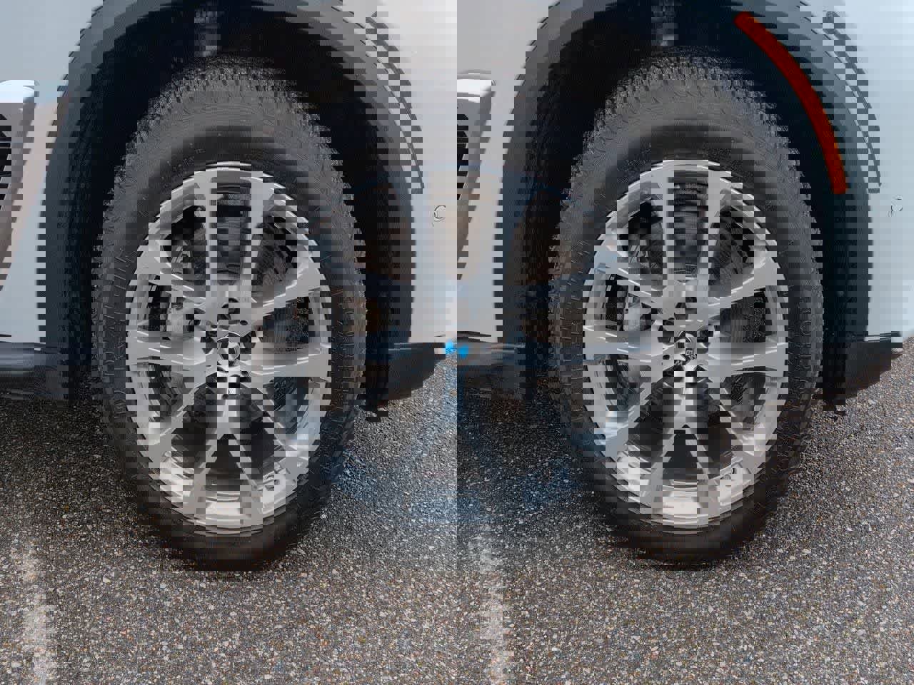 Used 2024 BMW X5 xDrive40i w/ Premium Package image 13