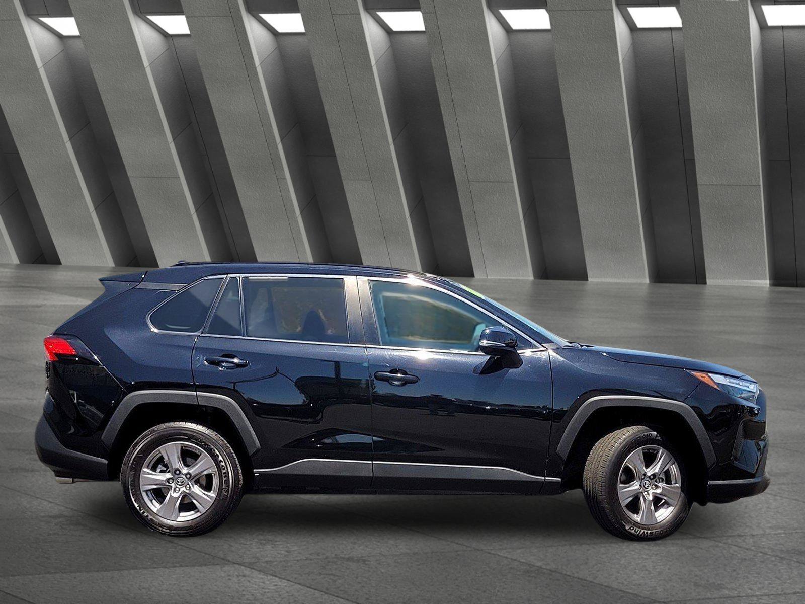Used 2025 Toyota RAV4 XLE AWD/4WD image 3