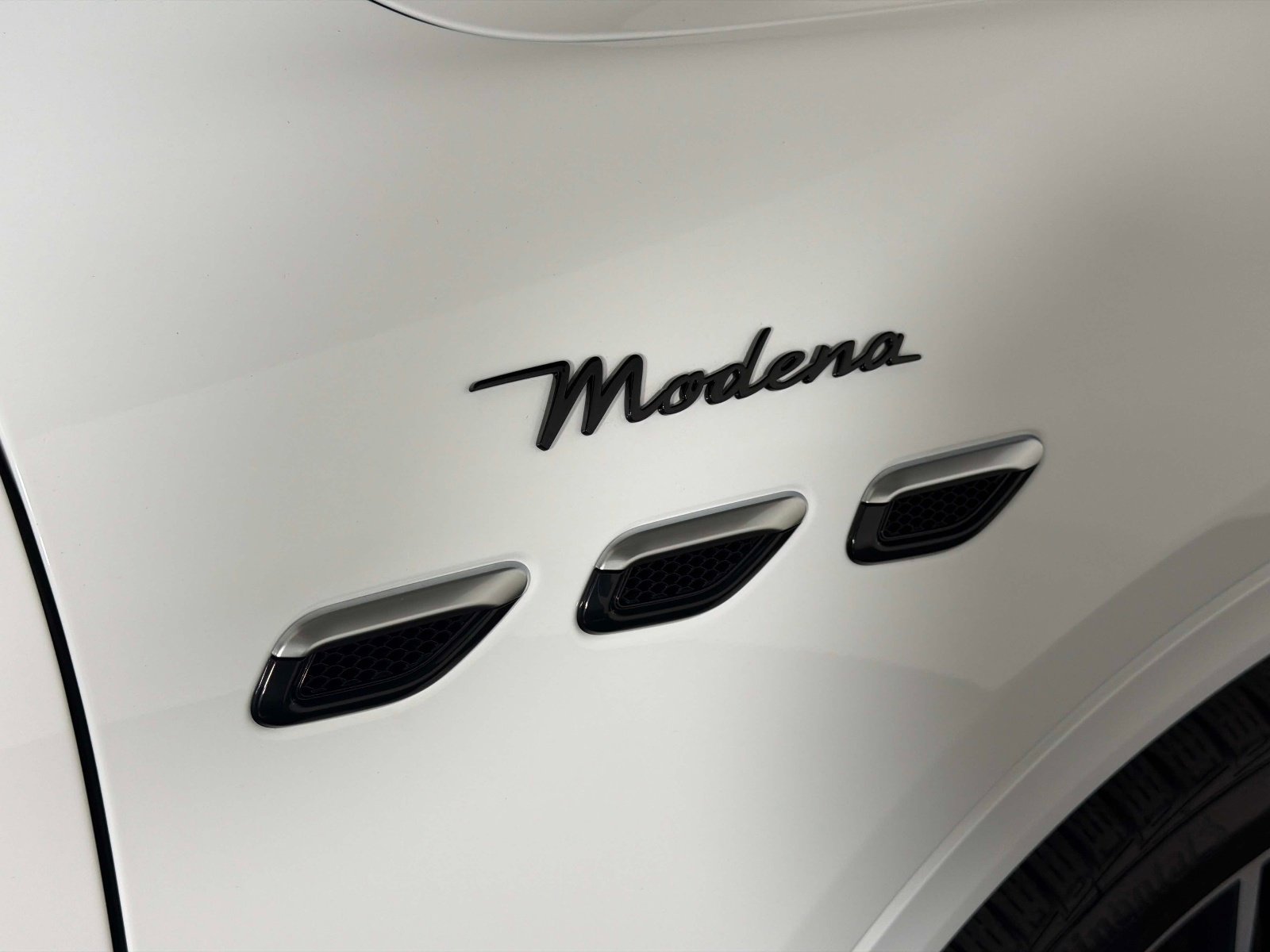 Used 2023 Maserati Grecale Modena AWD/4WD image 21