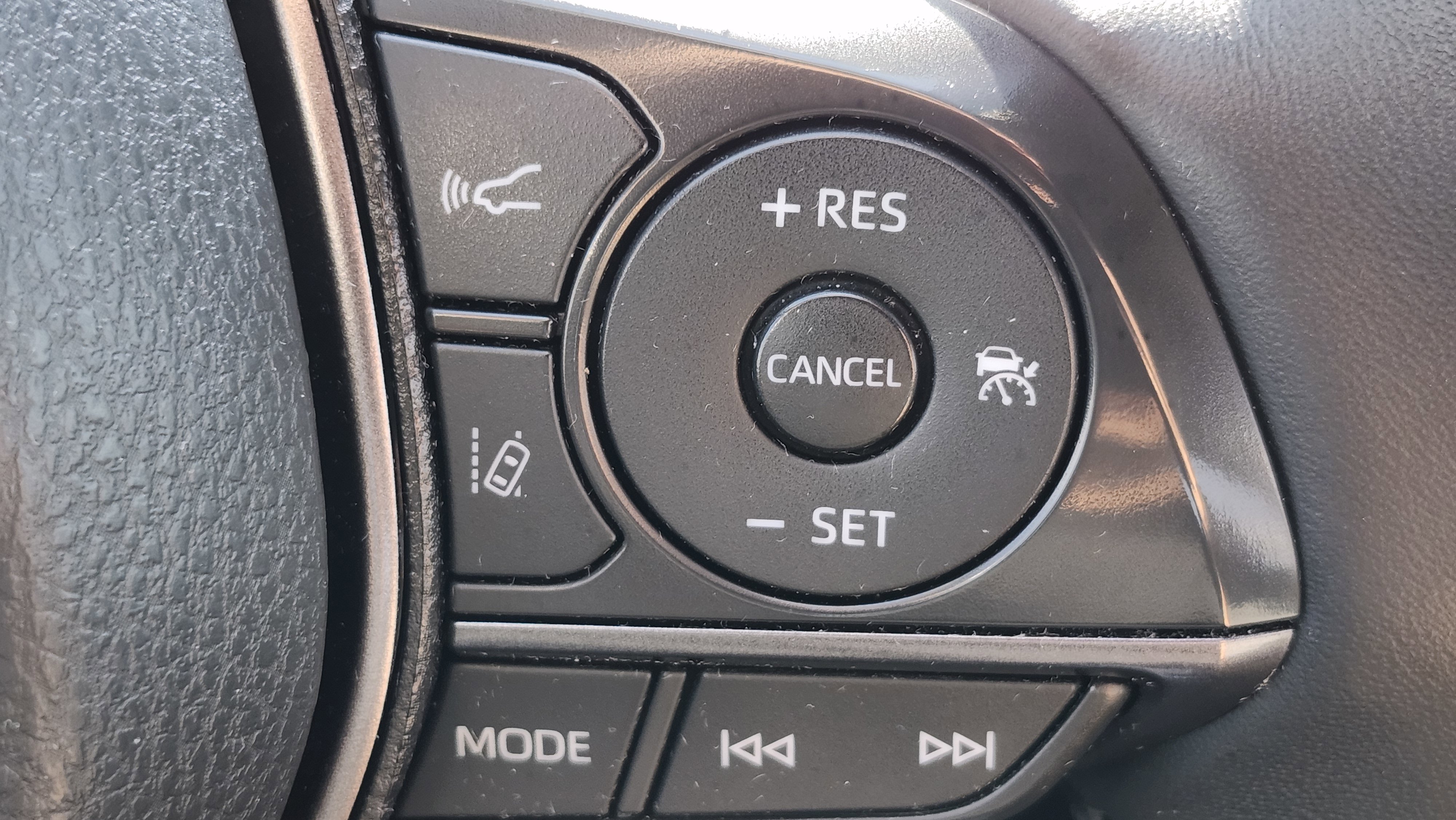 Used 2024 Toyota Camry SE image 31