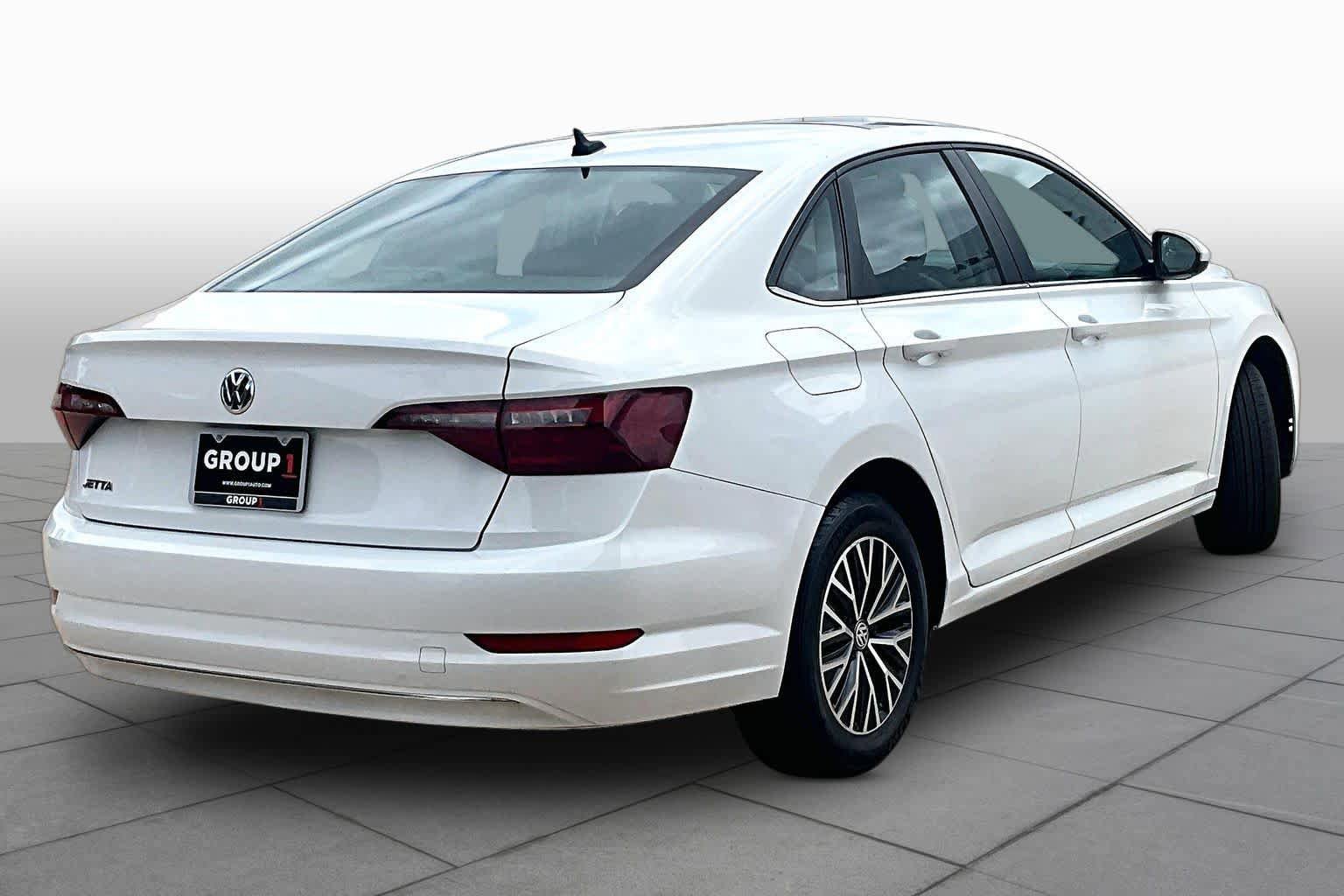 Used 2021 Volkswagen Jetta R-Line FWD image 13