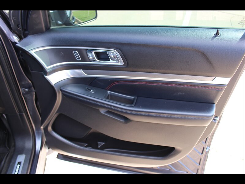 Used 2017 Ford Explorer Sport AWD/4WD image 19
