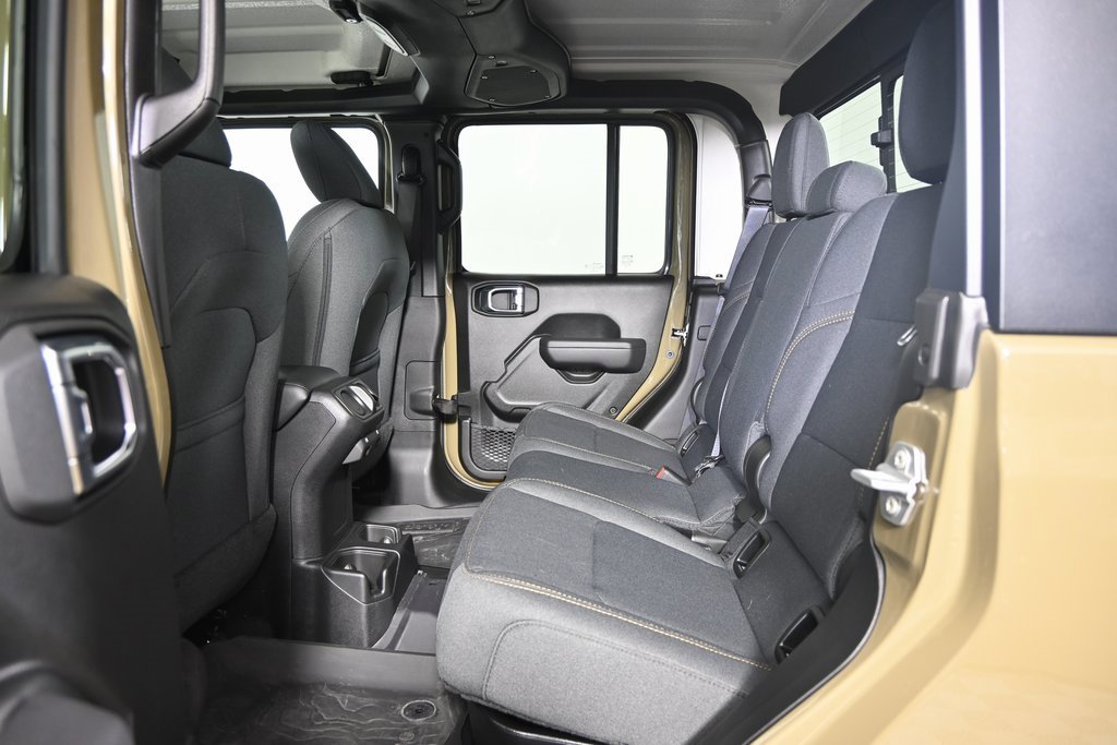 New 2025 Jeep Gladiator Willys image 18