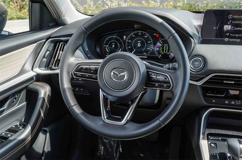 New 2025 MAZDA CX-70 Plug-In Hybrid w/ Premium Pkg image 15