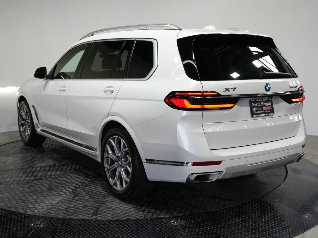 Used 2024 BMW X7 xDrive40i AWD/4WD image 6