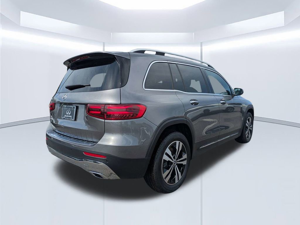 Used 2025 Mercedes-Benz GLB 250 image 4