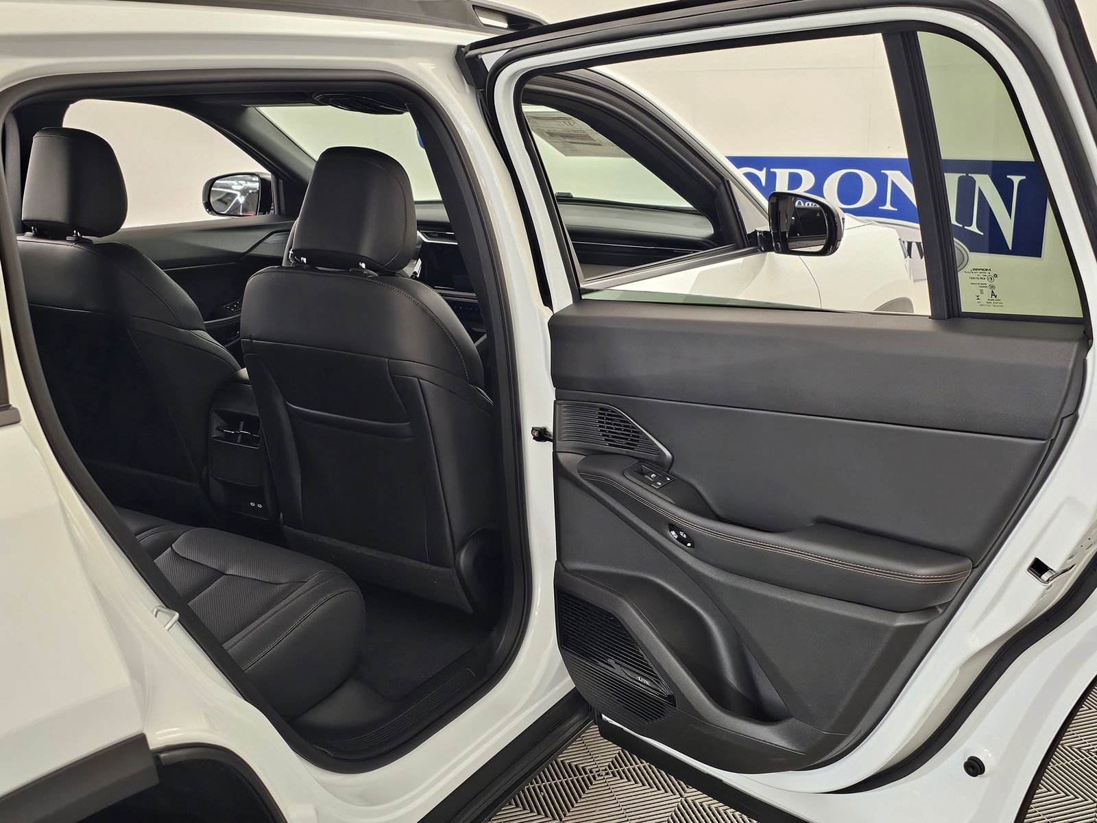 New 2026 Jeep Cherokee Laredo image 38