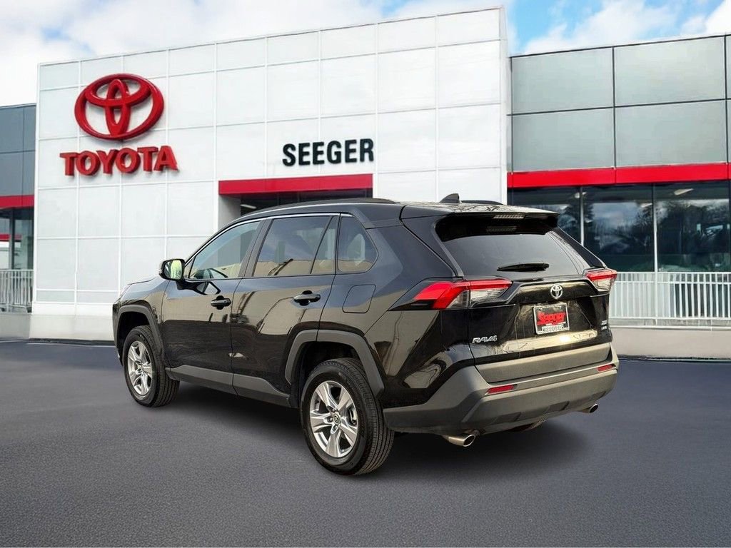 Used 2025 Toyota RAV4 XLE image 7