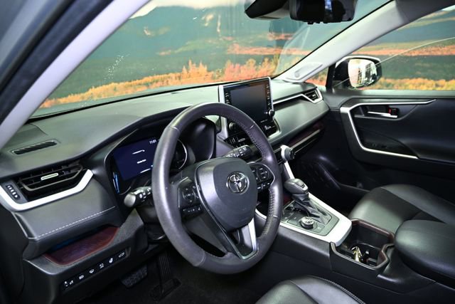 Used 2022 Toyota RAV4 Limited image 20