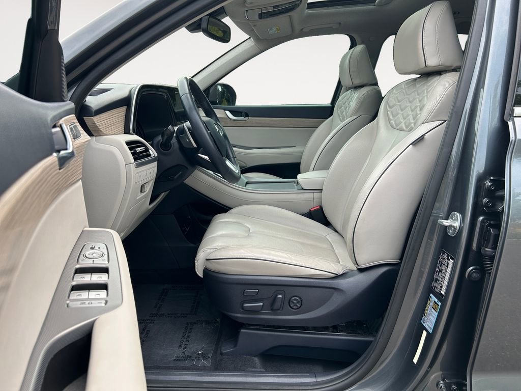 Used 2022 Hyundai Palisade Limited w/ Cargo Package image 16