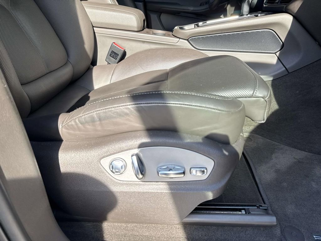 Certified 2023 Porsche Macan Turbo image 18