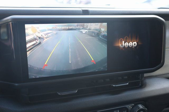 Used 2025 Jeep Wrangler Sport image 16