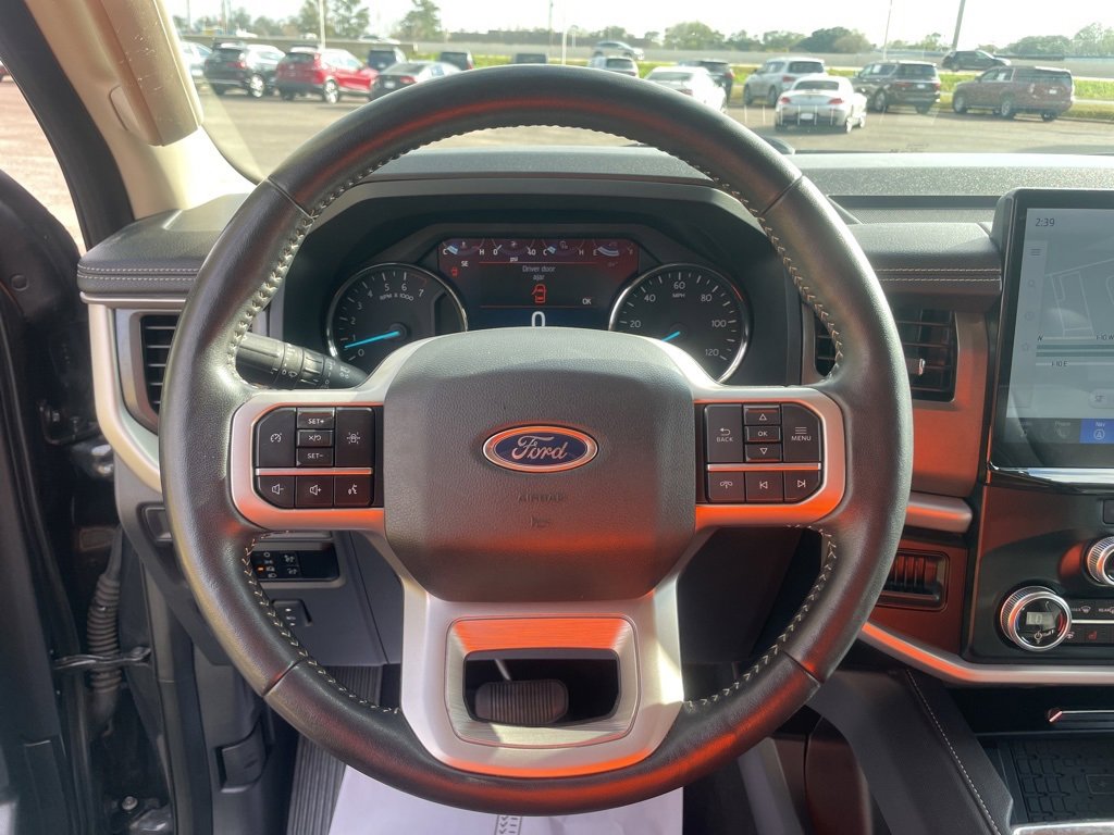 Used 2024 Ford Expedition Max XLT image 28
