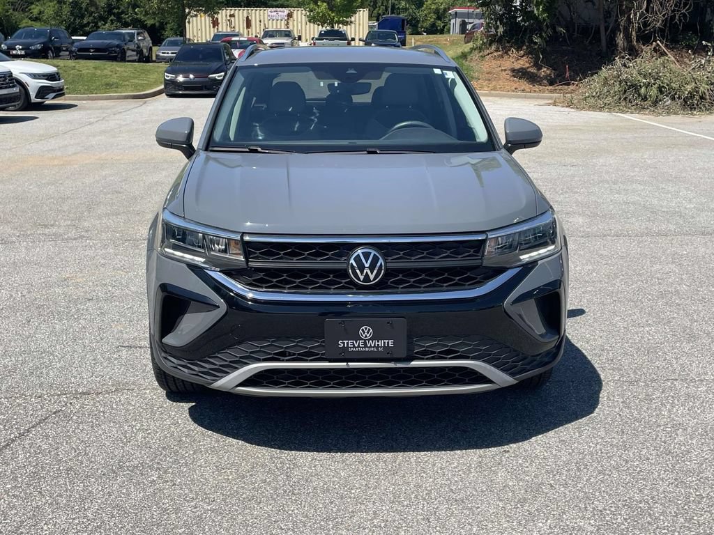 Certified 2023 Volkswagen Taos SE w/ Black Wheel Package AWD/4WD image 2