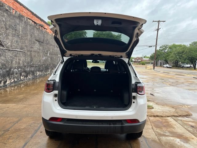 Used 2025 Jeep Compass Limited AWD/4WD image 9