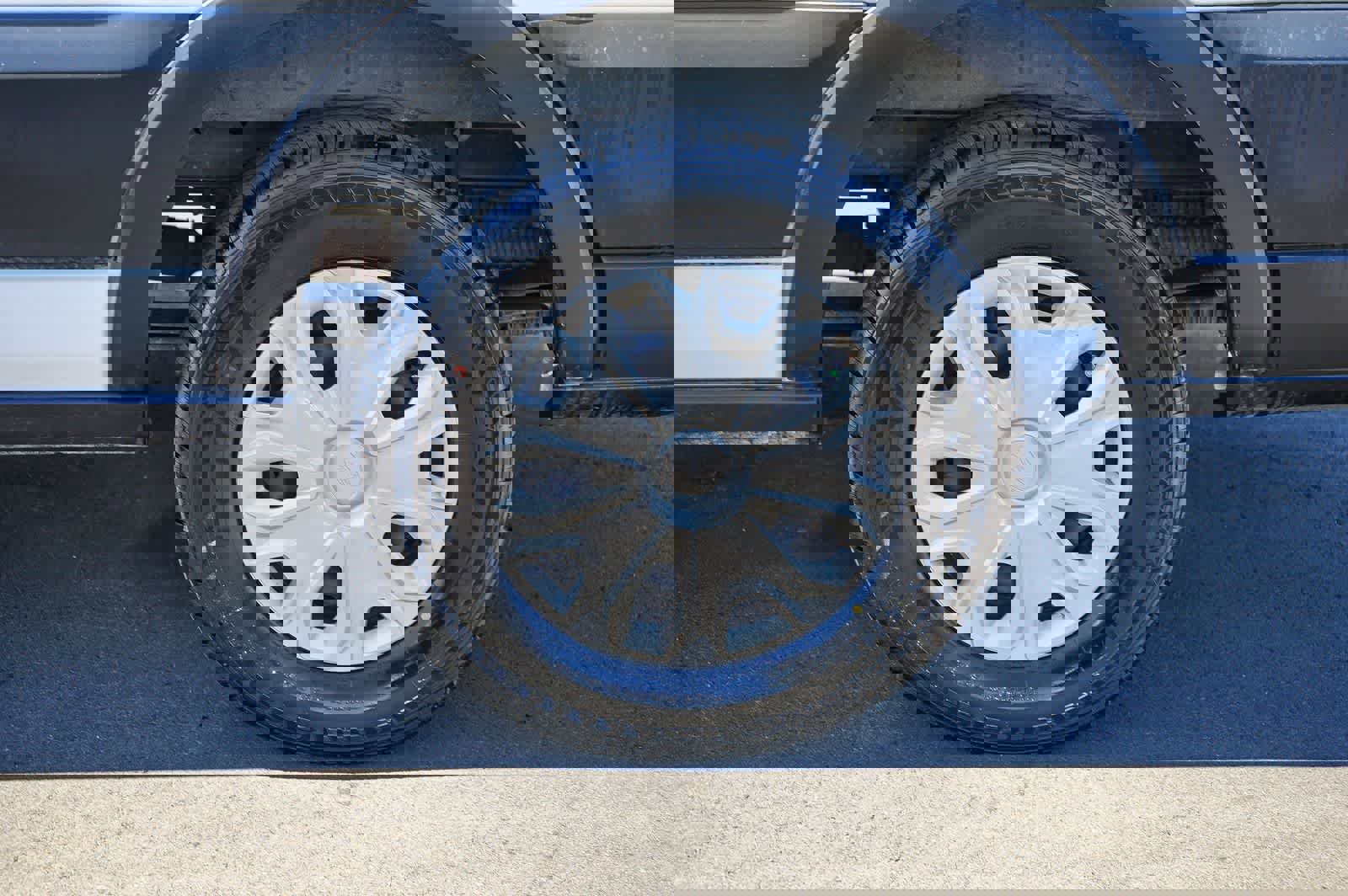 Used 2023 Ford Transit 350 XLT image 10