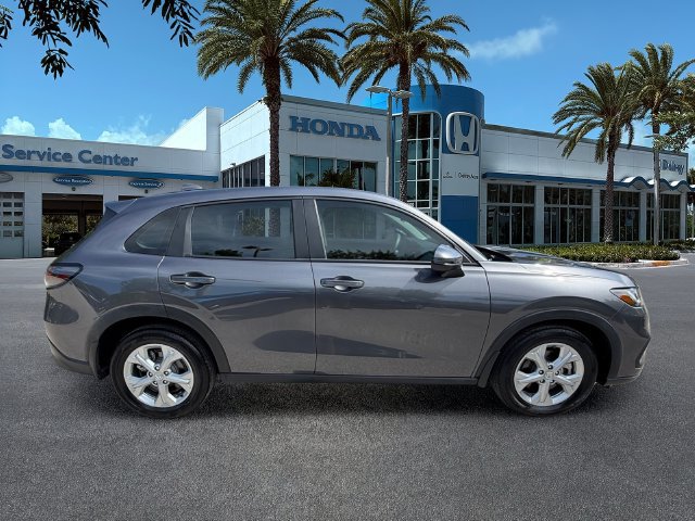Used 2025 Honda HR-V LX image 9