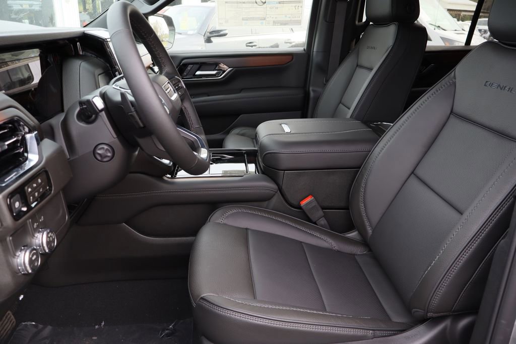 New 2026 GMC Yukon Denali w/ Sun & Power Step Package image 16