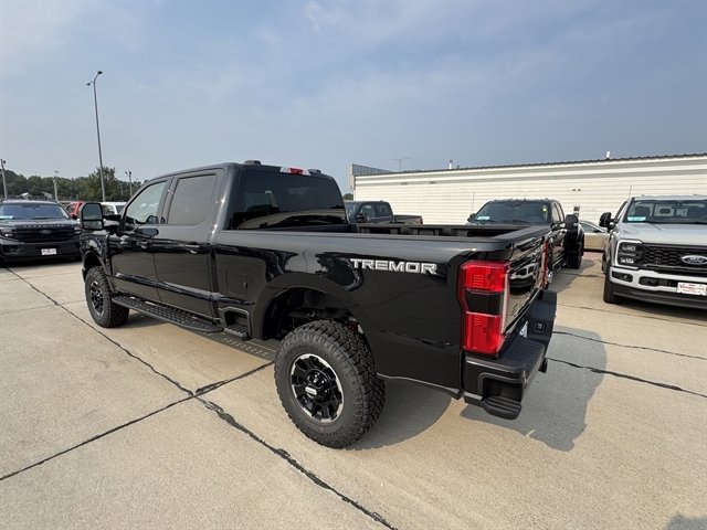 New 2025 Ford F350 XLT w/ Black Appearance Package image 7