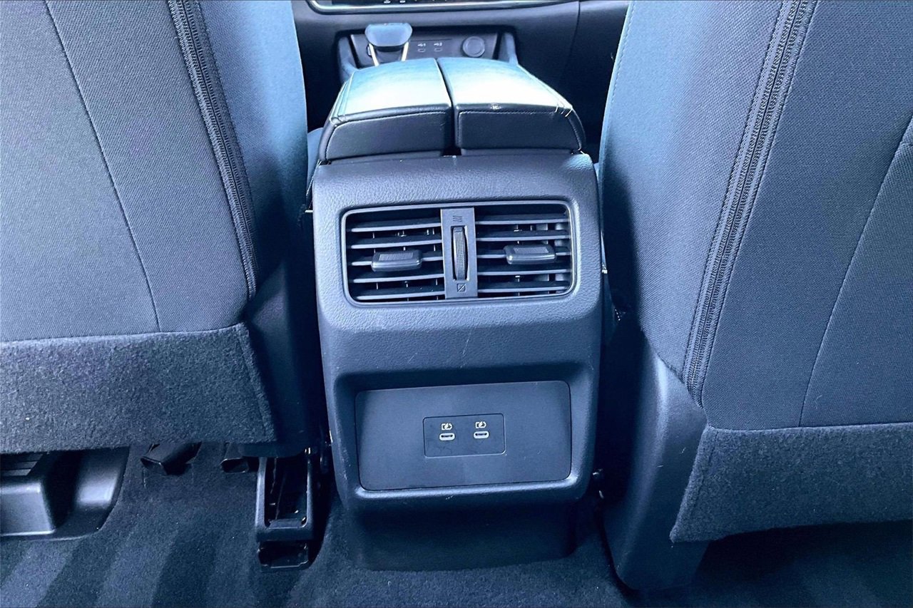 Used 2024 Nissan Rogue SV image 14