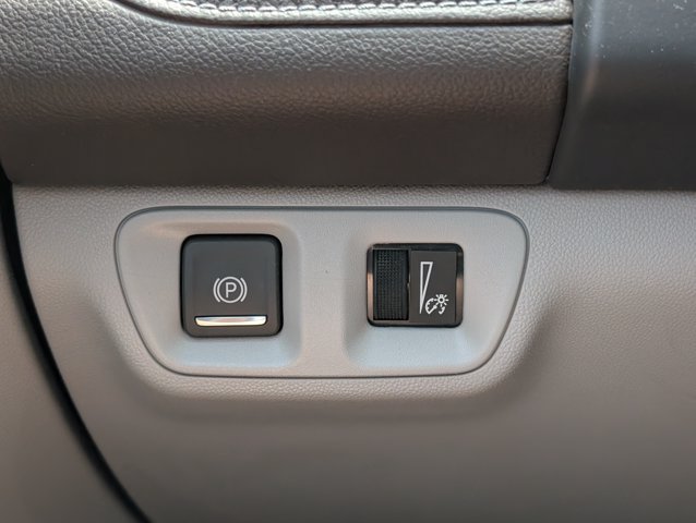 Used 2023 GMC Acadia SLE FWD image 18