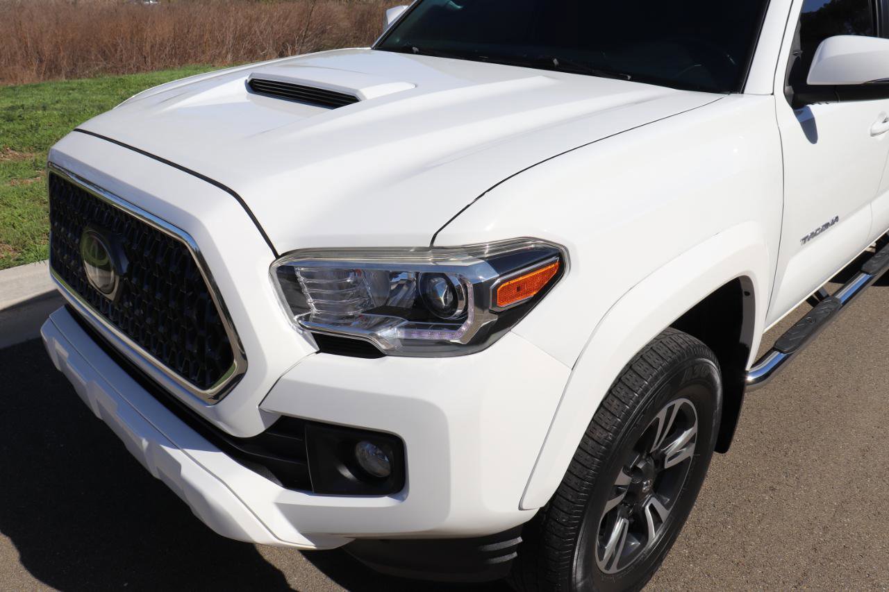 Used 2018 Toyota Tacoma TRD Sport image 6