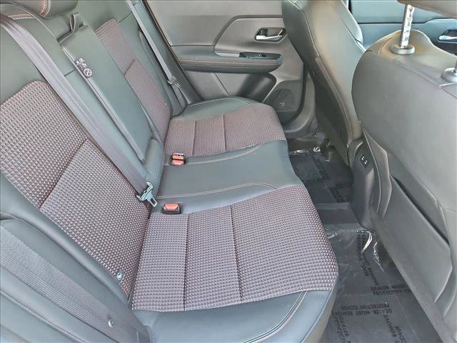 Certified 2025 Nissan Kicks SR FWD image 25
