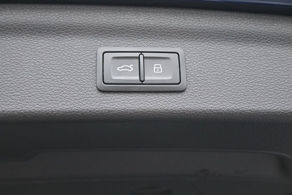 Used 2024 Audi Q3 2.0T Premium AWD/4WD image 25